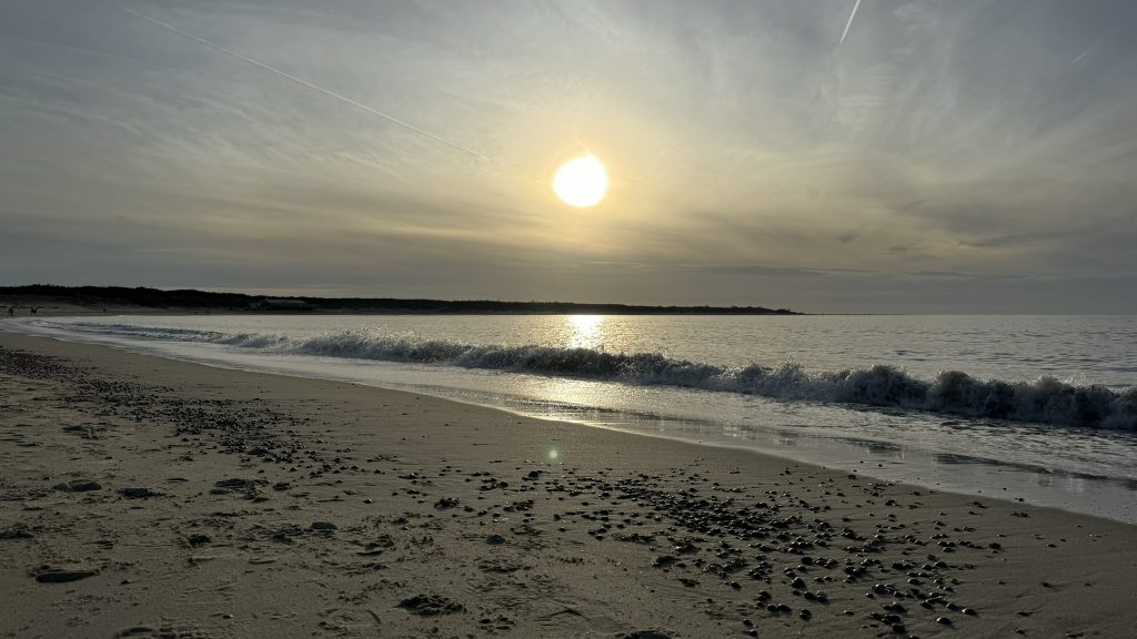 Sonnenuntergang am Strand von Ellemeet am Brouwersdam